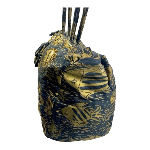 Fish design Travel bag, Overnight bag, Duffel style bag, Carry on Bag - Picture 4 of 16